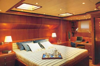 Highland Breeze master cabin